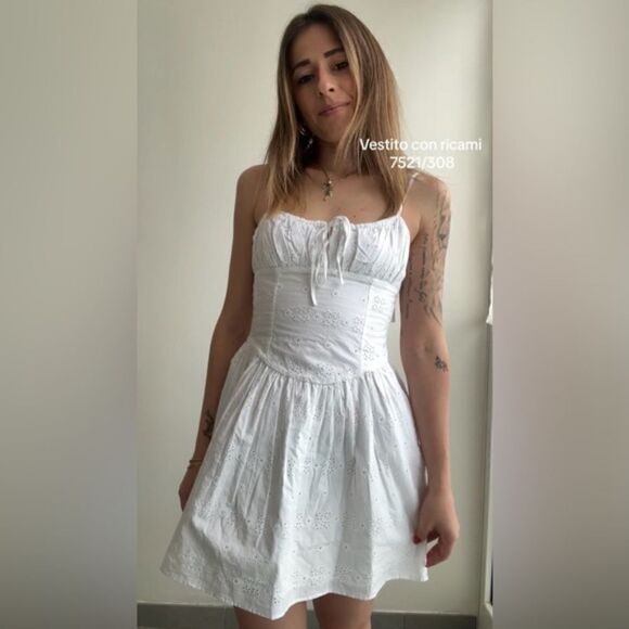 Zara White Embroidered Dress with Bows - Picture 2 of 6